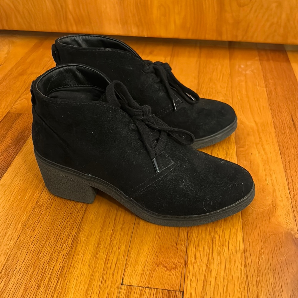 Size 6 1/2 WM Universal Thread Black Lace-Up Booties, only worn a few times